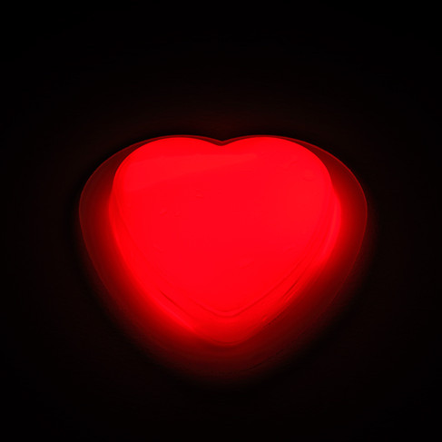 Pin luminoso corazón rojo