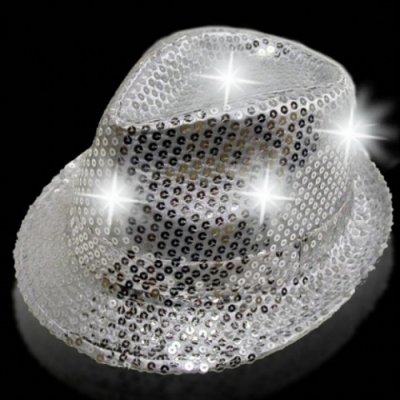 Sombrero con luz LED plata